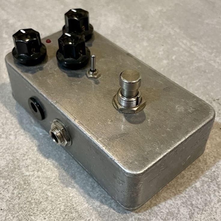 Custom analog guitar effect pedal design and construction